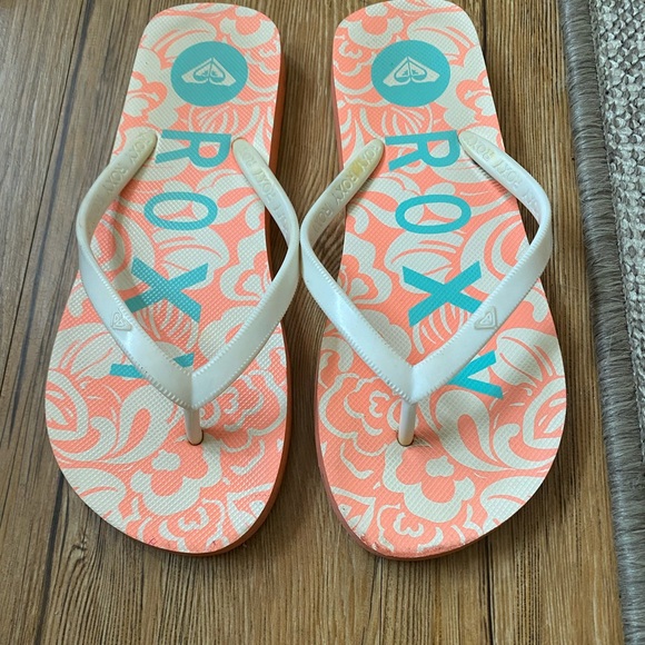 Roxy Shoes - Roxy Neon Orange Flip Flops 🍊